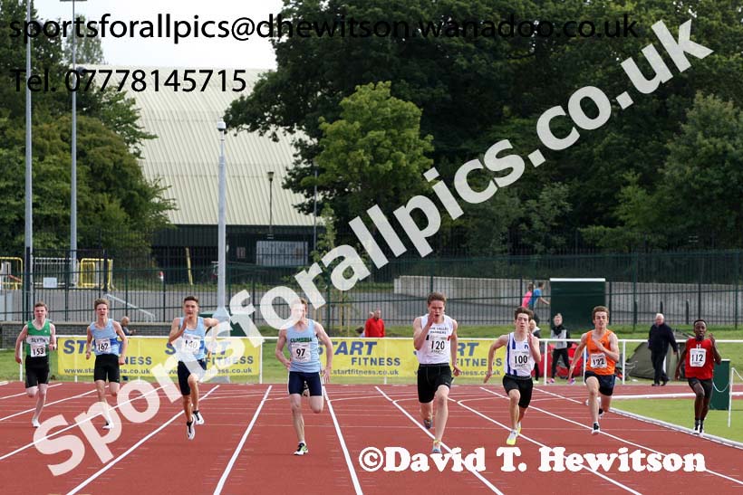 Under-15 boys 200 metres. Photo: David T. Hewitson/Sports for All Pics